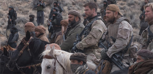 12 Strong Green Berets reiten in die Schlacht