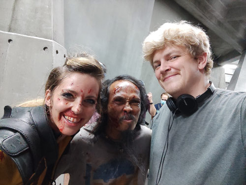 Jessica Rothe, Yayan Ruhian und Moritz Mohr bei den Dreharbeiten zu "Boy Kills World".