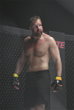 John Moxley als Randy Stone in Cagefighter