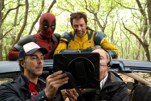 Ryan Reynolds, Hugh Jackman und Shawn Levy bei den Dreharbeiten zu "Deadpool & Wolverine"