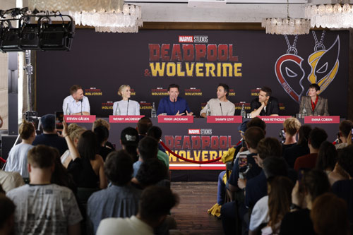 Ein lebendiges Panel bei der Pressekonferenz zu "Deadpool & Wolverine" in Berlin