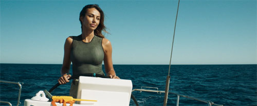 Mãdãlina Ghenea als Naomi in "Deep Fear"