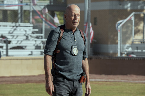 Bruce Willis als Detective Knight