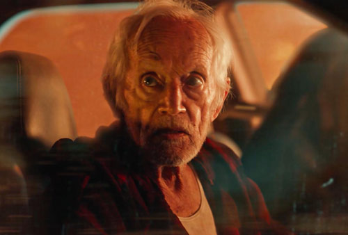 Lance Henriksen als George in On Fire - Der Feuersturm