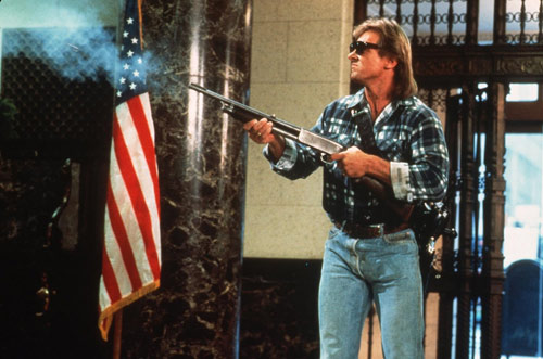 Roddy Piper mit Waffe in "Sie Leben!"