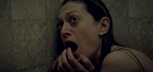 Marin Ireland als Louise in The Dark and the Wicked