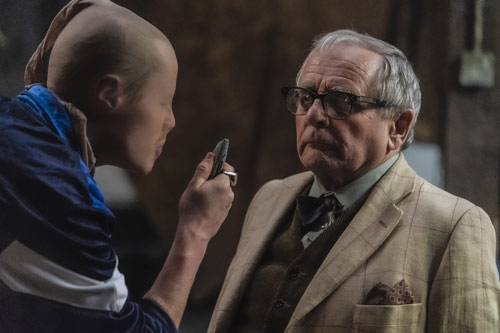 Home Invasion mit Maisie Williams und Sylvester McCoy