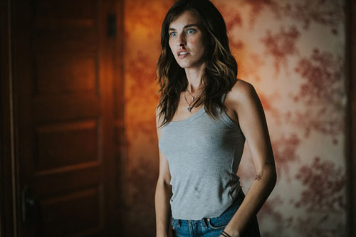 The Terror Room mit Rainey Qualley