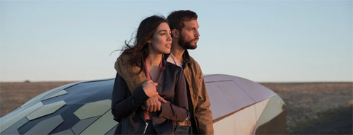 Upgrade mit Logan Marshall-Green und Melanie Vallejo